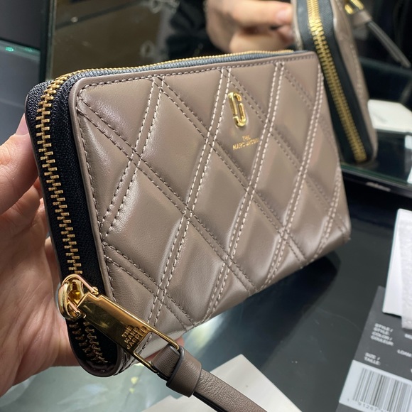 NEW! The Marc Jacobs Quilted Leather Wallet - Picture 7 of 8